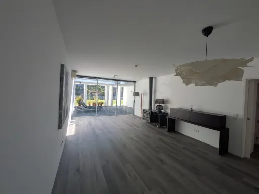 Moradia T2 com 2 suítes, jardim privativo e garagem no Bom Sucesso Resort