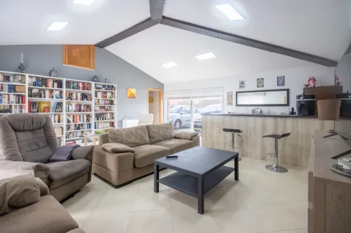 Moradia Térrea T5 com Piscina e Vista Deslumbrante – Serra de Aire e Candeeiros