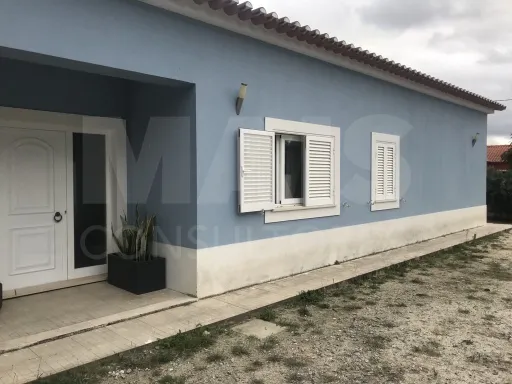 Excelente moradia T4 (4 suites) a 50 minutos de Lisboa