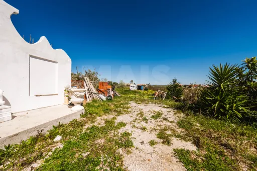 Propriedade com 7240m2 | Duas habitações | Piscina | Garagem | Anexos | Carvalhal, Bombarral