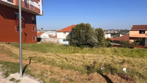 Lote Urbano para Construção | Amadora