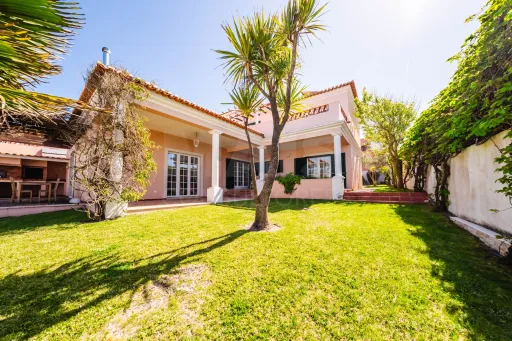 Moradia T5 com Vista Mar, Piscina Aquecida, Jardim com Árvores de Fruto e Campo de Jogos