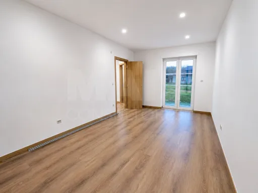 Apartamento T3 luminoso com amplo terraço e garagem e escelente. localizacao