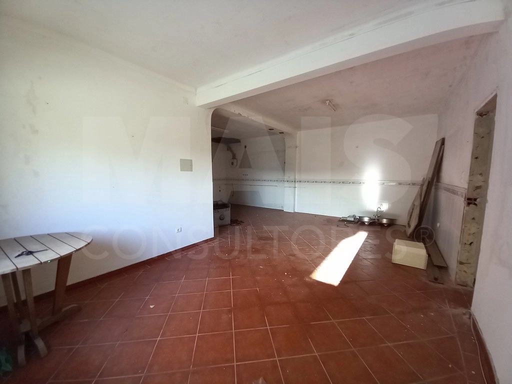 Moradia Bi Familiar com entradas independentes
