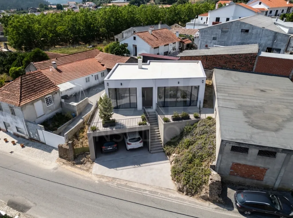 Terreno Urbano com Projeto Aprovado | Furo de Água e Opção Chave na Mão