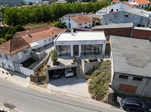 Terreno Urbano com Projeto Aprovado | Furo de Água e Opção Chave na Mão