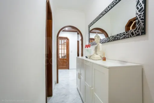 Apartamento T3 com arrecadação em Samora Correia
