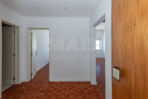 T1 - São João da Caparica, perto da Praia