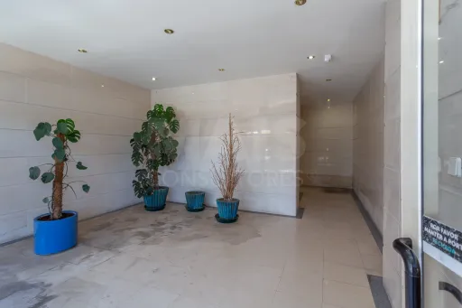 Magnificent T3 Alto Santa Catarina with 2 parking spaces and 2 storage rooms