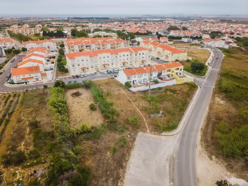 Terreno para construção em Atouguia da Baleia | Uma oportunidade para construir o seu próximo projeto!