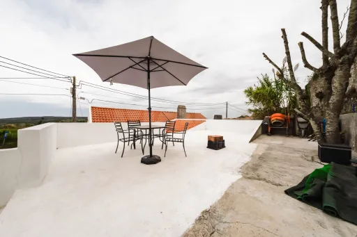 Moradia T1+1 | espaço exterior | terraço | garagem
