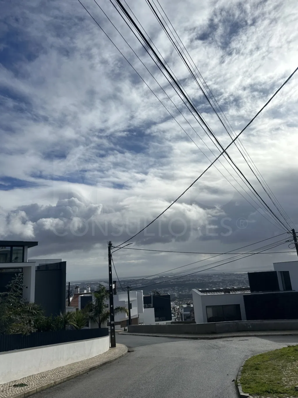 Terreno urbano de 305 M² com vista deslumbrante em Odivelas