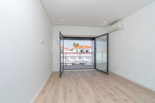 T3 Premium Seminovo com Varanda Excecional – Garagem - Elevador - Acesso Privilegiado a Lisboa