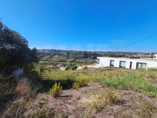 3.487m2 plot with building feasibility