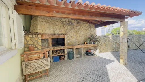 Exclusiva Moradia T4 com Jardim Privativo e Garagem | A minutos da Praia da Foz do Lizandro e da Ericeira