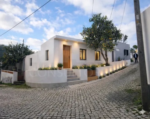 Oportunidade em Calhandriz: Moradia T2 Semi-Remodelada com Opção Chave na Mão