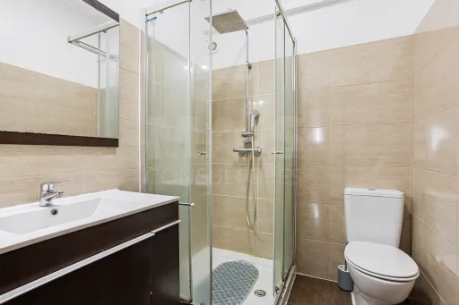 2-Bedroom Apartment with Excellent Potential | Sacavém | 5th Floor with Elevator