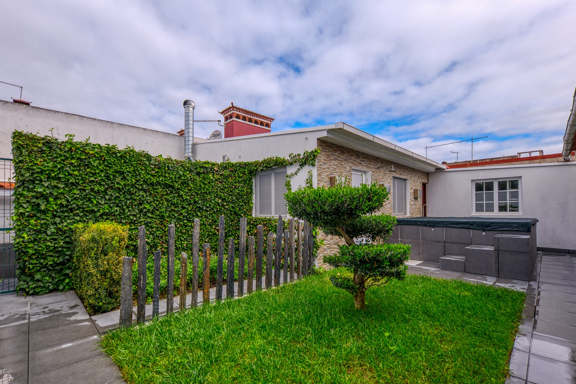 Moradia T3 Remodelada, Pronta a Habitar, com Ginásio, Anexo e Jardim