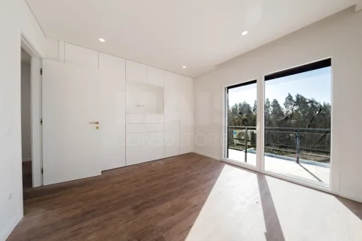 Moradia T3+1 | Piscina | Garagem | Caldas da Rainha