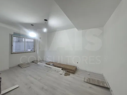 T2 Remodelado | Remodelação em fase de conclusão na Póvoa de Santo Agrião