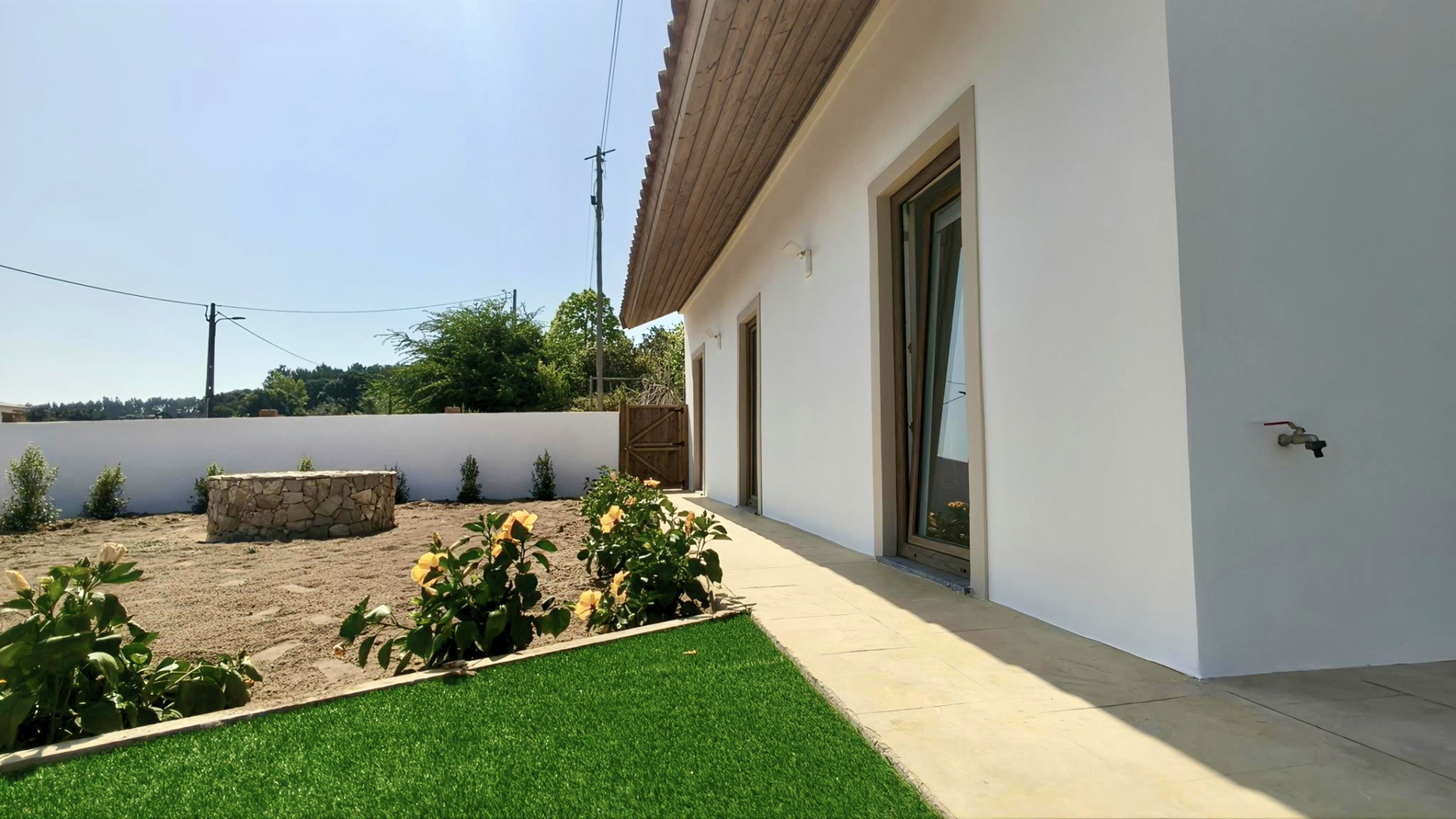 Single-Story 2-Bedroom + 1 House with Pool, Outbuilding, and 3,476 m² Lot | Comfort, Privacy, and Quality of Life
