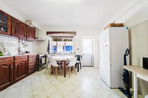 T2 ao nível do R/Chão com garagem fechada