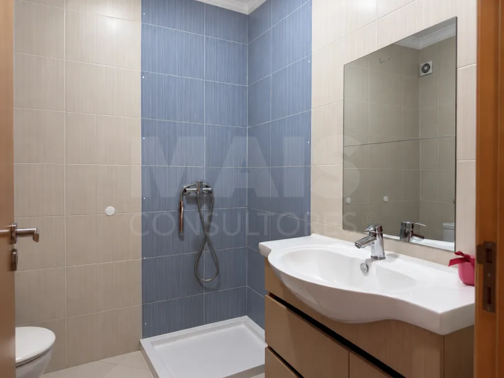 Apartamento T3 com suíte e garagem em Peniche