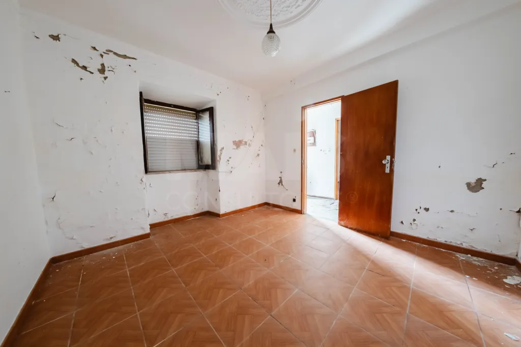 Moradia com 1.040 m² de Terreno no Seixal, Lourinhã