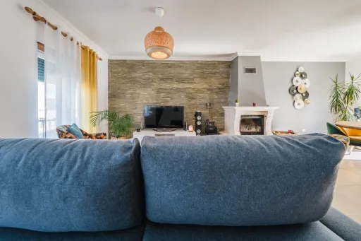 Moradia T4 c/ Logradouro, Garagem e Vista Mar!