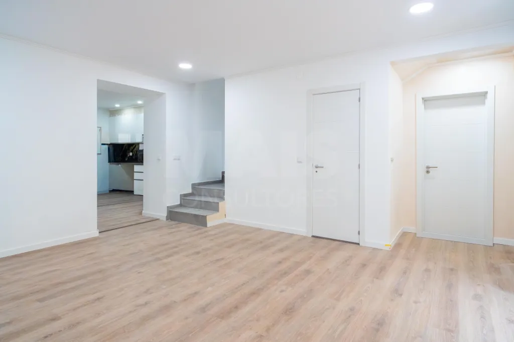 Fully refurbished 3-bedroom villa with suite and private outdoor space, in Salvaterra de Magos