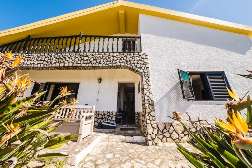 Propriedade com 7240m2 | Duas habitações | Piscina | Garagem | Anexos | Carvalhal, Bombarral