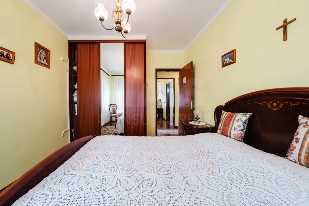 Apartamento T3 na Encosta do Sol — Espaço, Conforto e Excelente Exposição Solar