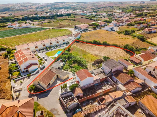 Moradia T2+2 com Terreno de quase 3000m2 Urbano