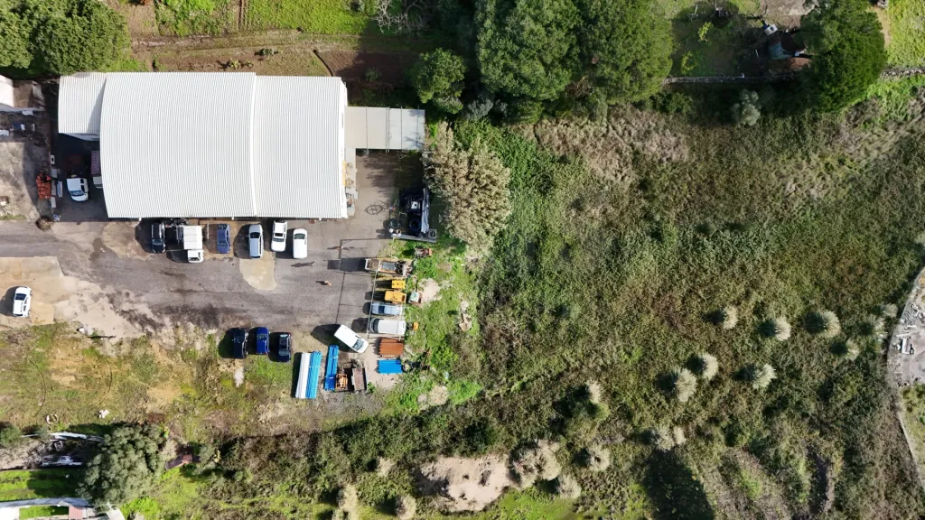 Warehouse on 9342m2 plot in Terrugem