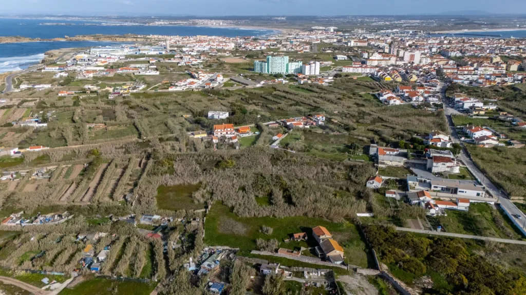 Terreno com 7.840m2 em Peniche