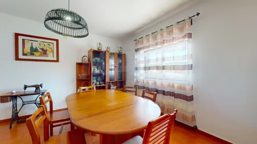 🏡 Moradia com Piscina e Espaço Exterior de Lazer em Alcanede — em funcionamento como AL