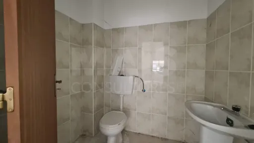 Loja para Transformação em Apartamento T3+1