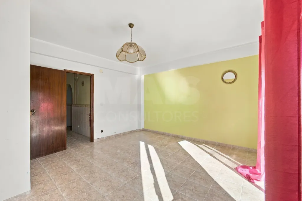 Apartamento T3 com suite e arrecadação em prédio com elevador