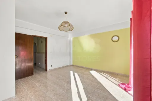 Apartamento T3 com suite e arrecadação em prédio com elevador