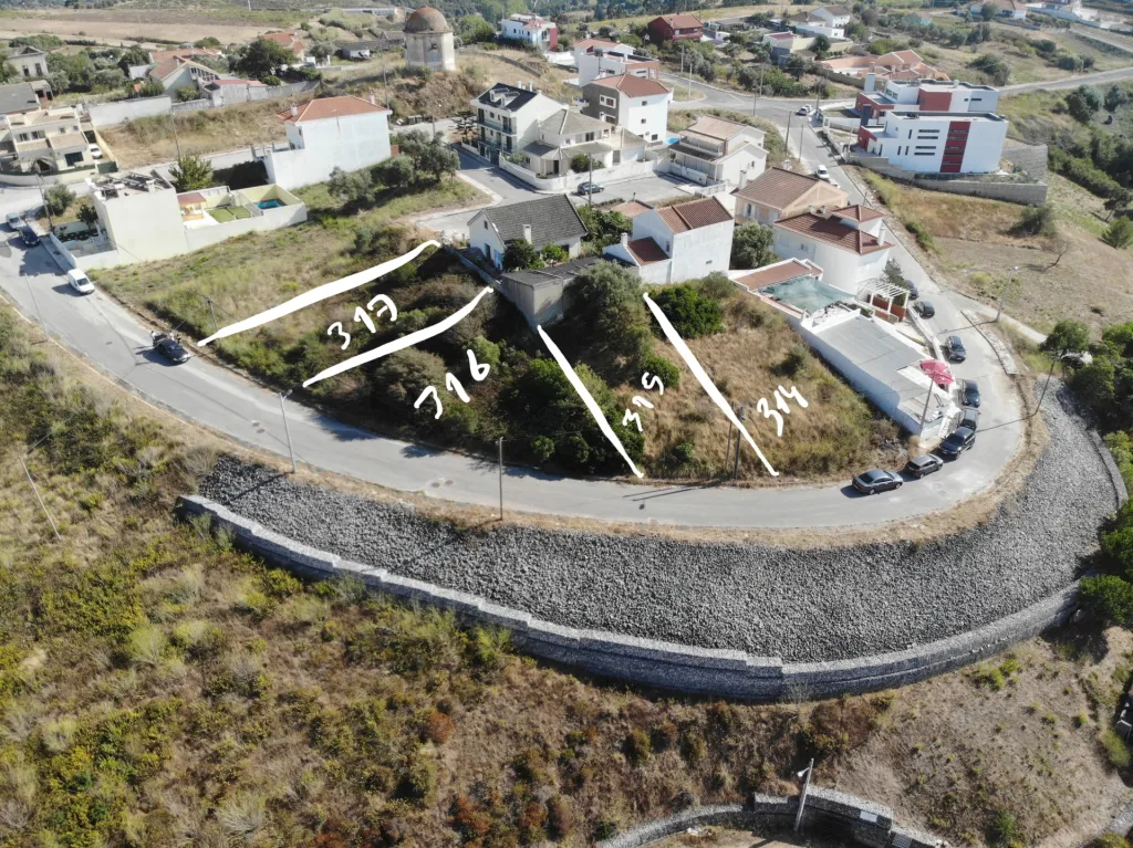 Terreno para construção na Quinta da Coutada em Vila Franca de Xira