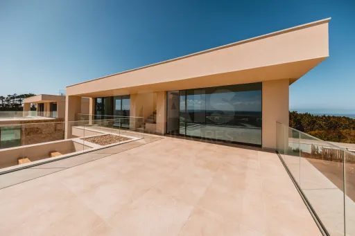 Moradia T5 com Piscina - Vista Golfe e Mar