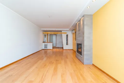 Apartamento T3 com garagem e arrecadação