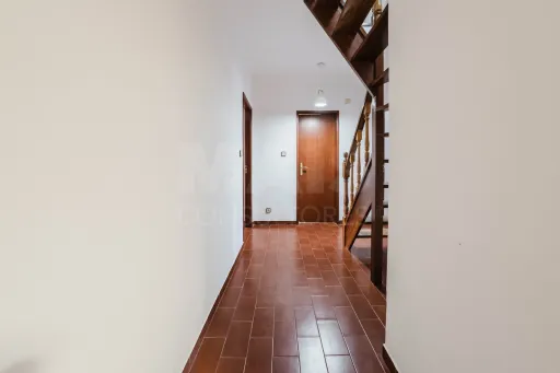 Apartamento T2 com Sótão e Varanda junto à Praia do Baleal