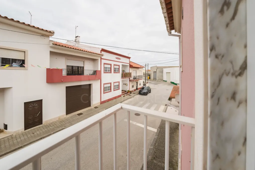 Moradia T3 no Casal Moinho – a 5 minutos a pé da Praia dos Supertubos!