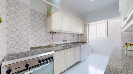 Apartamento T3 Remodelado no Centro de Oeiras | Elevador | 105 m² | Excelente Oportunidade