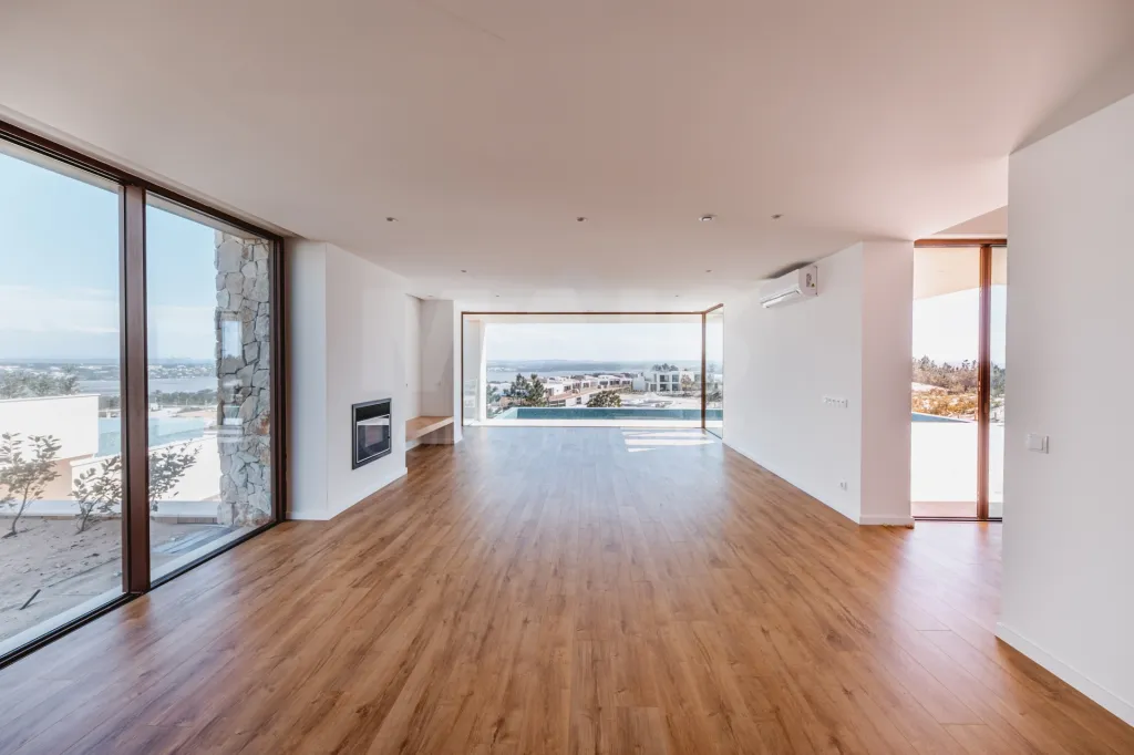 Moradia T5 com Piscina - Vista Golfe e Mar