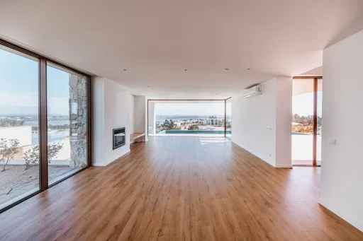 Moradia T5 com Piscina - Vista Golfe e Mar