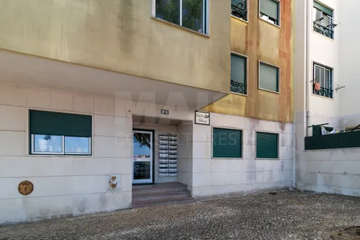 Excellent 2-bedr. apartment in quiet, upmarket area