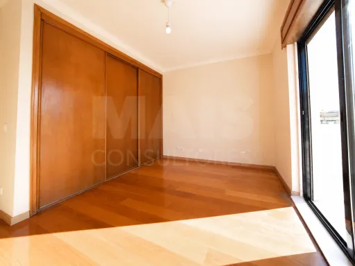 2-Bedroom + 1 Apartment in a Private Condominium | 167 m² | 2 Parking Spaces | Jardim do Torel