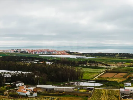 Apartamento T2 |Semi-novo | Varanda | Garagem Box |Atouguia da Baleia, Peniche